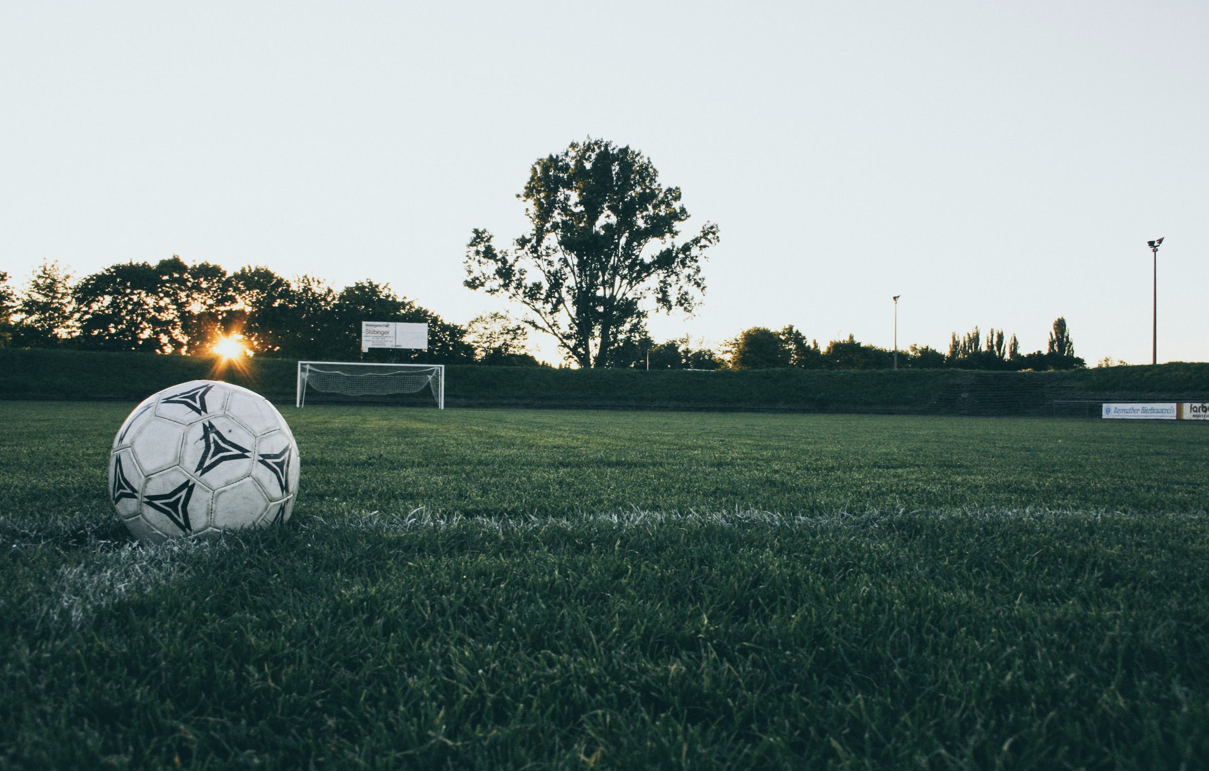 Pallone calcio campo immaginazione